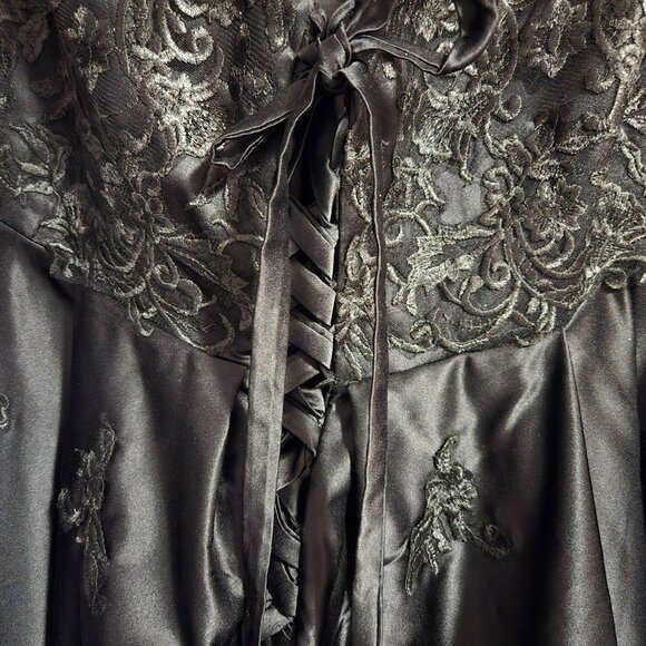 Full length black gown with corset lacing - Size 26 - Picture 4 of 4